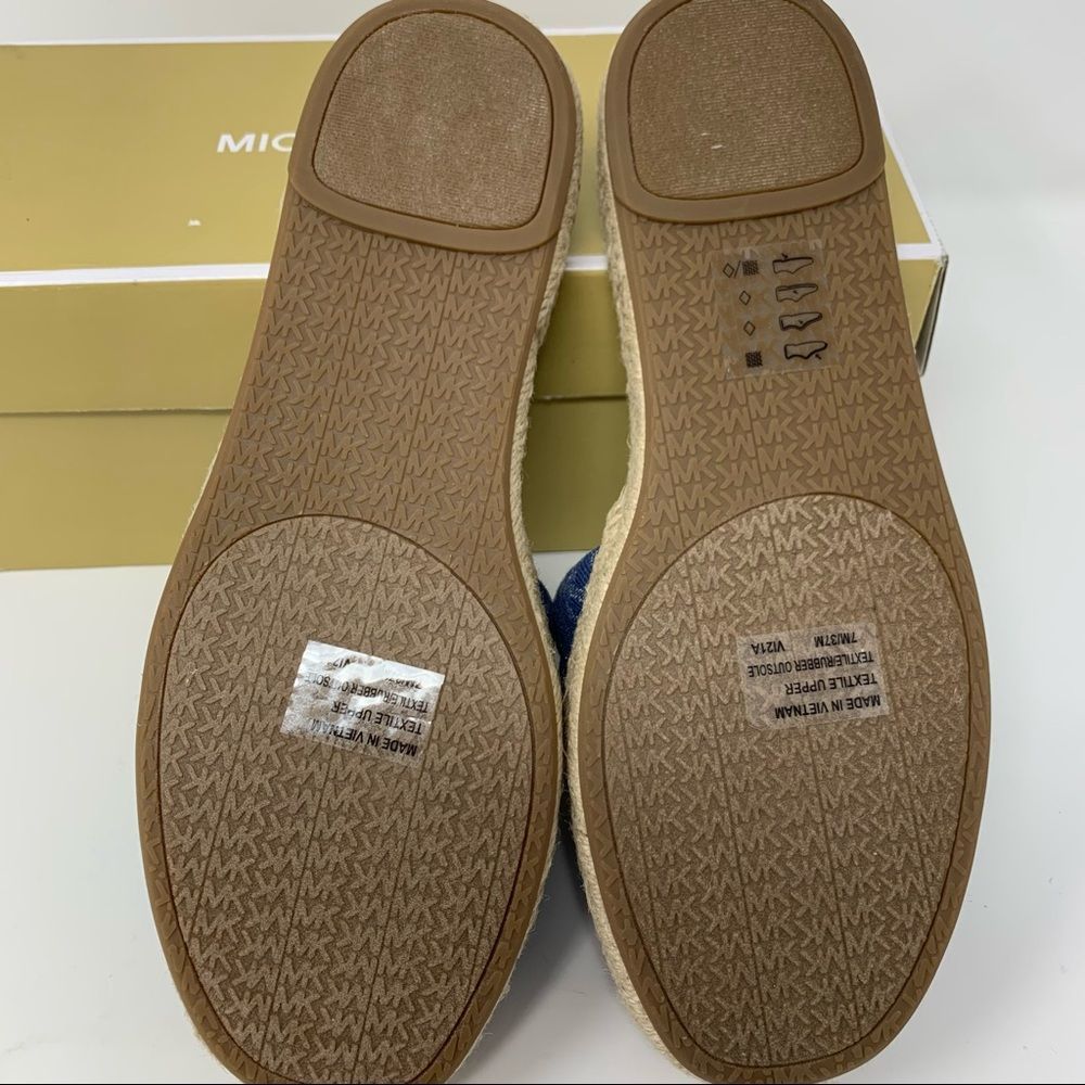 Michael Kors Royce Sandal - Picture 7 of 9